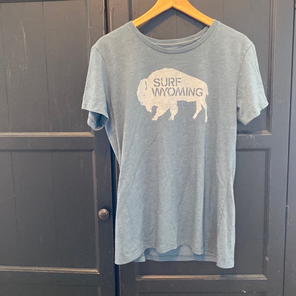 Women’s Surf Wyoming fitted t-shirt